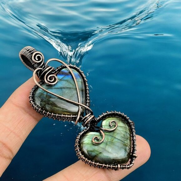 Heart-Shaped Labradorite Pendant With Wire Wrap Copper Design Necklace 244gm - Picture 4 of 12